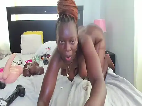 Snapshot of afro_pop chatting on 02.12.25 afro pop online show from 02.12.25