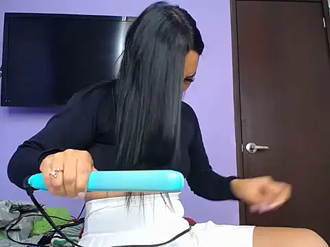 Laura martin  online show from 10.20.25