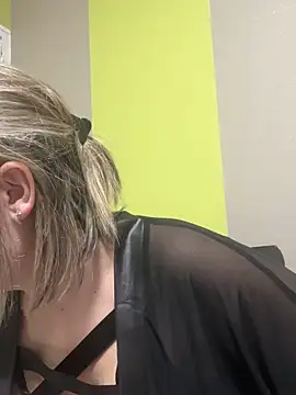 Snapshot of marinella07 chatting on 01.07.25 marinella07 online show from 01.07.25