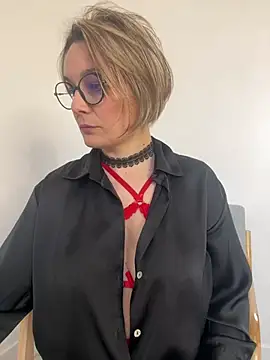 Snapshot of marinella07 chatting on 03.11.25 marinella07 online show from 03.11.25