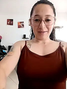 emilypoppy3 online show from 04.10.26