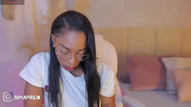 Snapshot of aprilebony_ chatting on 04.04.26 aprilebony online show from 04.04.26