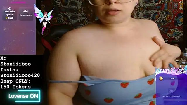 Snapshot of Stoniiiboo chatting on 02.22.25 Stoniiiboo online show from 02.22.25