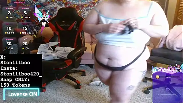 Snapshot of Stoniiiboo chatting on 03.08.25 Stoniiiboo online show from 03.08.25