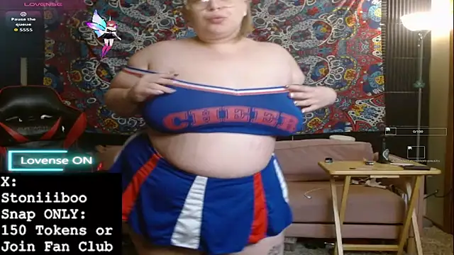 Snapshot of Stoniiiboo chatting on 11.05.25 Stoniiiboo online show from 11.05.25