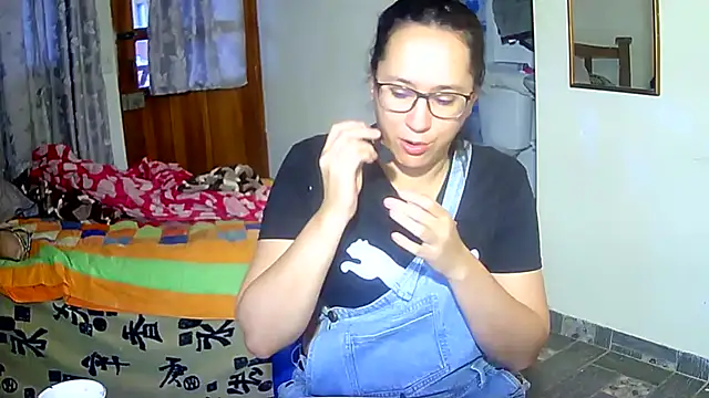 Snapshot of brittanycheeks chatting on 01.21.25 brittanycheeks online show from 01.21.25