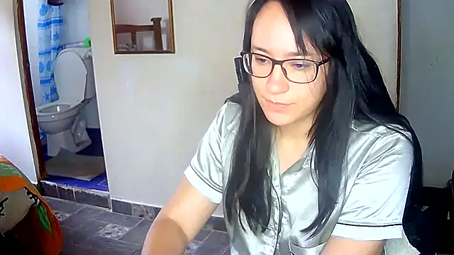 Snapshot of brittanycheeks chatting on 01.24.25 brittanycheeks online show from 01.24.25