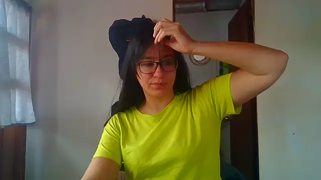 Snapshot of brittanycheeks chatting on 02.18.25 brittanycheeks online show from 02.18.25