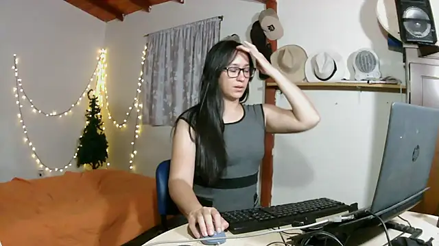 Snapshot of brittanycheeks chatting on 09.14.25 brittanycheeks online show from 09.14.25