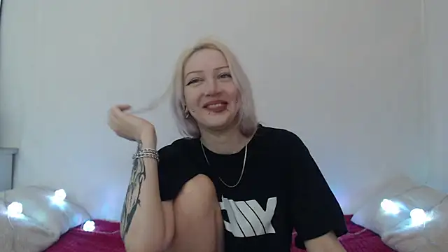 Snapshot of Emily_hardcore chatting on 07.15.26 Emily hardcore online show from 07.15.26