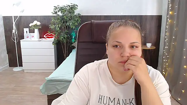 Snapshot of Crazyy_girl_ chatting on 03.02.25 Crazyy girl online show from 03.02.25
