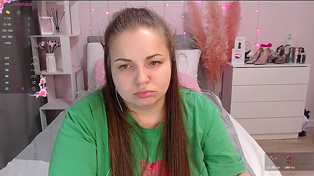 Snapshot of Crazyy_girl_ chatting on 03.18.25 Crazyy girl online show from 03.18.25