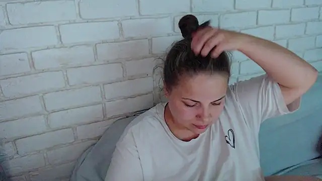 Snapshot of Crazyy_girl_ chatting on 10.26.25 Crazyy girl online show from 10.26.25