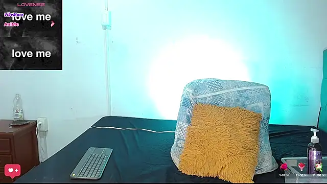 kandy-Jhonson online show from 01.17.25