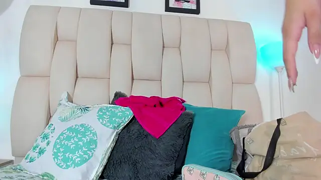 KristalFoxx online show from 01.10.26