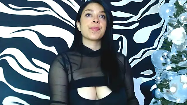 Snapshot of lilith_luv chatting on 12.12.24 lilith luv online show from 12.12.24