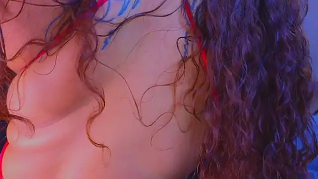 Snapshot of Isa__Blanc chatting on 02.04.26 Isa Blanc online show from 02.04.26