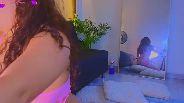 Snapshot of Isa__Blanc chatting on 02.12.26 Isa Blanc online show from 02.12.26