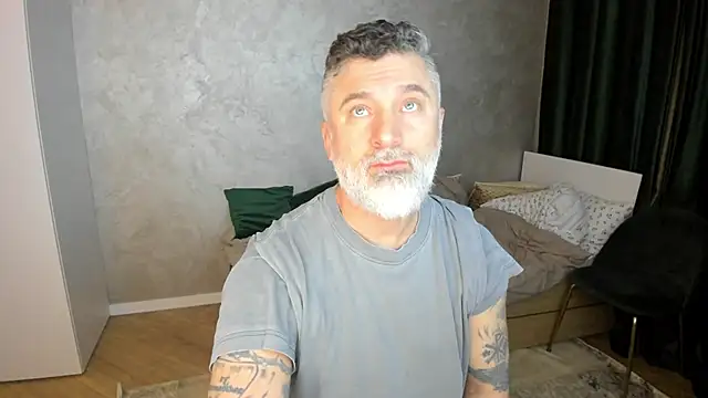 Snapshot of BlowMyXXL chatting on 02.07.25 BlowMyXXL online show from 02.07.25