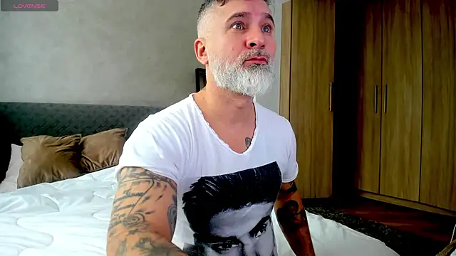 Snapshot of BlowMyXXL chatting on 02.17.25 BlowMyXXL online show from 02.17.25