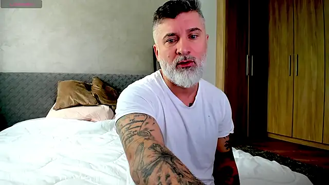 Snapshot of BlowMyXXL chatting on 02.18.25 BlowMyXXL online show from 02.18.25