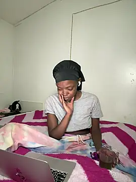 Snapshot of minimama69 chatting on 07.20.26 minimama69 online show from 07.20.26