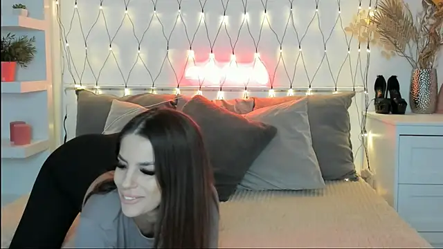 Snapshot of CassyCain chatting on 02.28.25 CassyCain online show from 02.28.25