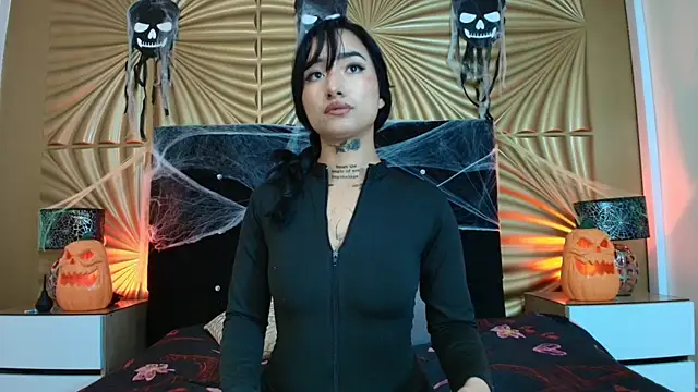 emmily keller19 online show from 10.17.25