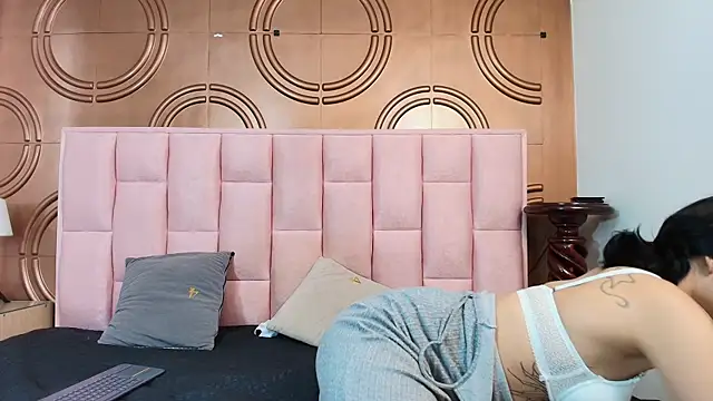 emmily keller19 online show from 01.08.26