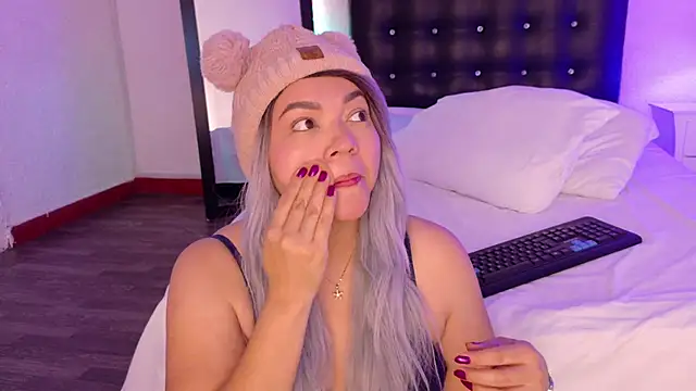 Cuckold lover69 online show from 12.18.25