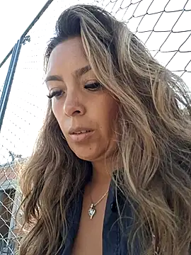 lauramcdowell1 online show from 02.15.25