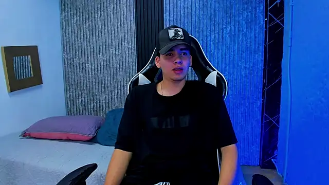 Mike 0233  online show from 12.18.25