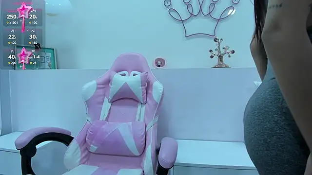 violeth hill online show from 10.23.25