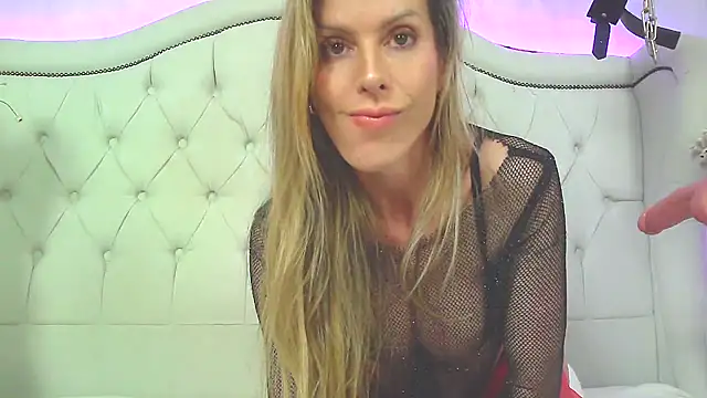 carolinesampaio online show from 11.09.25