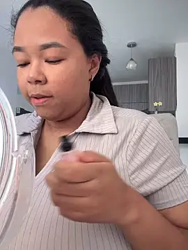 Snapshot of XMara chatting on 10.30.25 XMara online show from 10.30.25