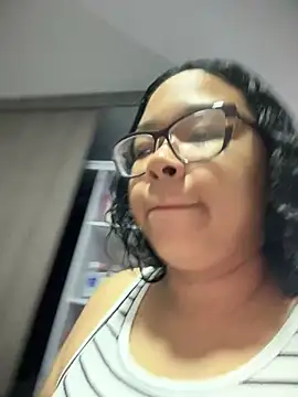 Snapshot of XMara chatting on 11.10.25 XMara online show from 11.10.25