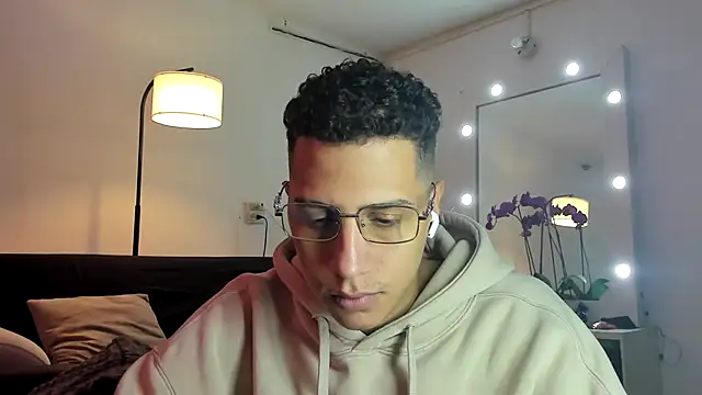 Snapshot of matt_benji chatting on 10.31.25 matt benji online show from 10.31.25