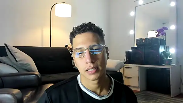 Snapshot of matt_benji chatting on 11.05.25 matt benji online show from 11.05.25