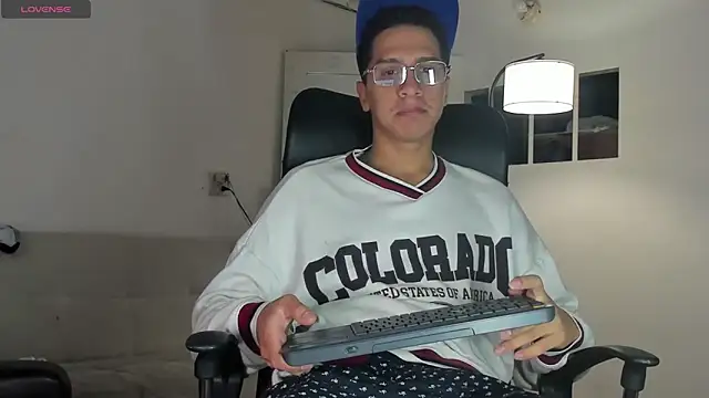 Snapshot of matt_benji chatting on 12.03.25 matt benji online show from 12.03.25