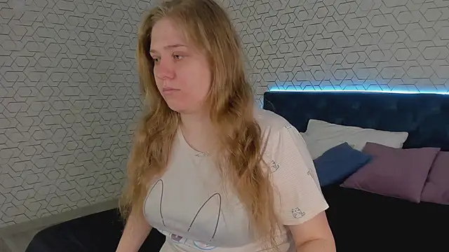 Megan Violer online show from 04.15.26