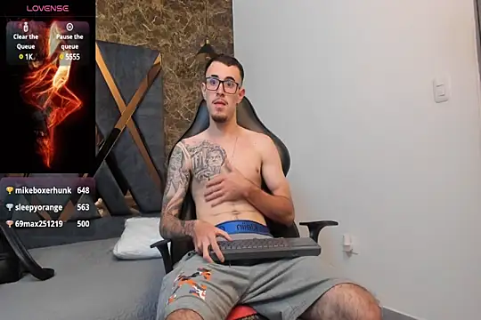Snapshot of CodyWalkerR chatting on 12.27.24 CodyWalkerR online show from 12.27.24