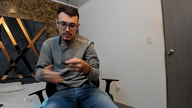 Snapshot of CodyWalkerR chatting on 03.05.25 CodyWalkerR online show from 03.05.25