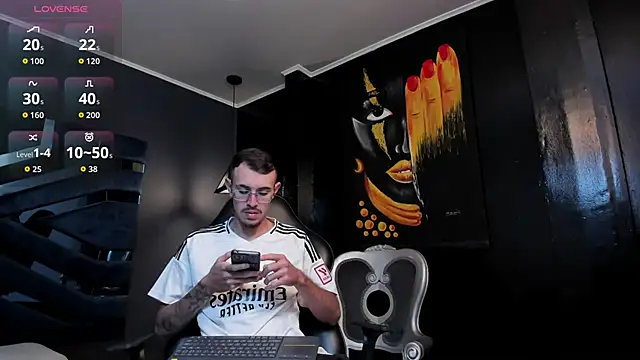 Snapshot of CodyWalkerR chatting on 09.11.25 CodyWalkerR online show from 09.11.25