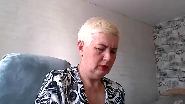 Snapshot of NicoleOlla chatting on 09.15.25 NicoleOlla online show from 09.15.25