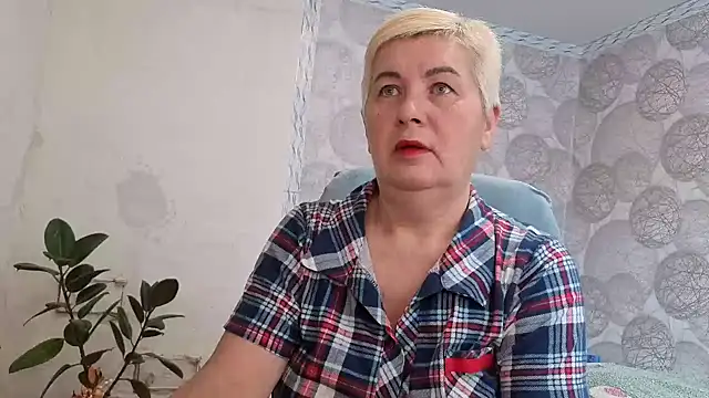 Snapshot of NicoleOlla chatting on 11.07.25 NicoleOlla online show from 11.07.25