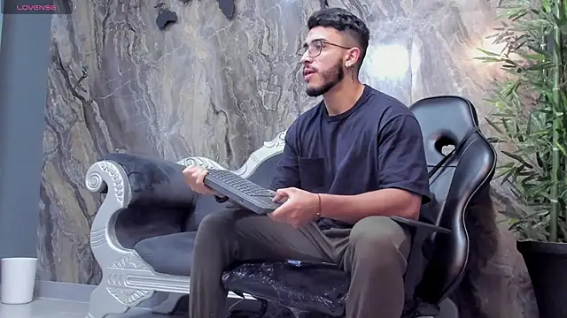 Liam Kleiin online show from 01.13.25