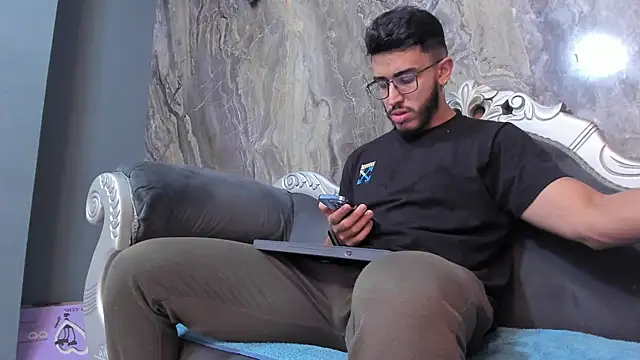 Liam Kleiin online show from 03.11.25