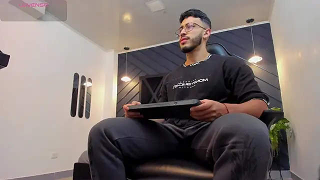 Liam Kleiin online show from 10.23.25