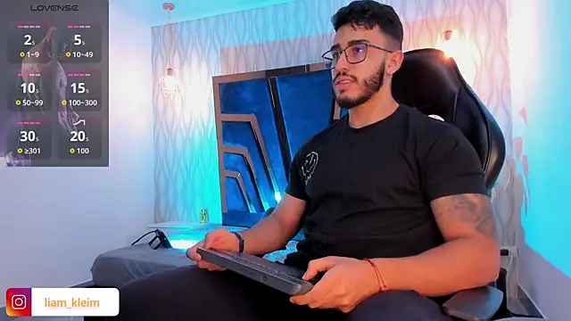 Liam Kleiin online show from 11.24.25