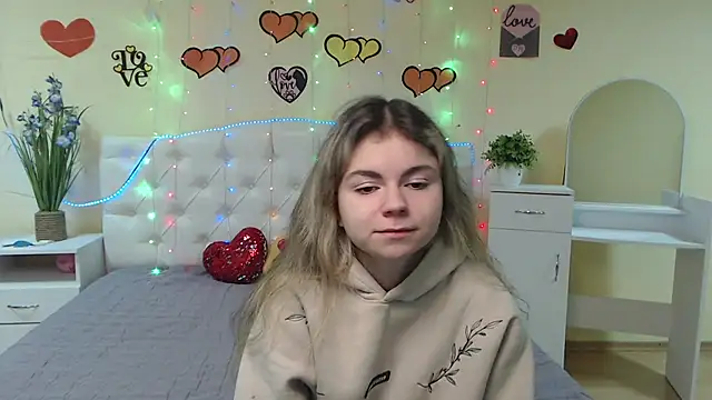 TinaRedly online show from 02.15.25